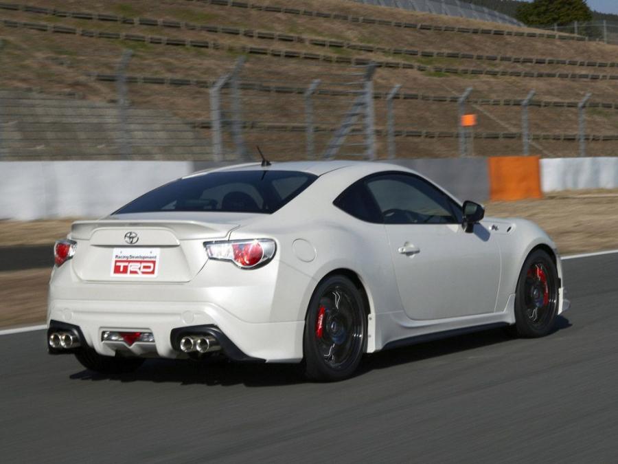  Toyota GT 86 by TRD 2012 года  (фото 2 из 3)